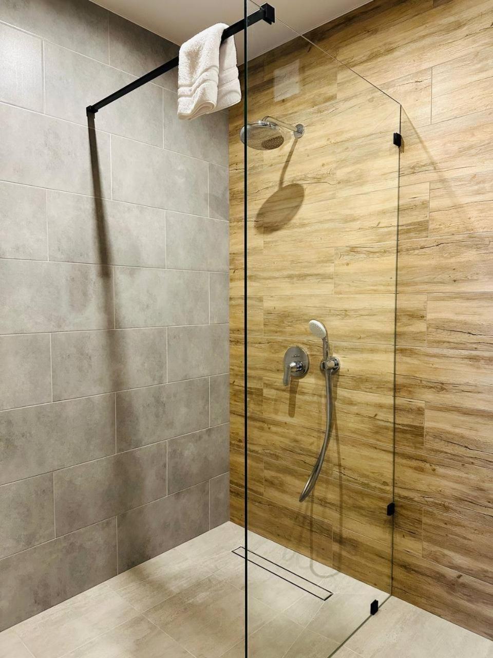 Фільварок Кмитів Hotell Velyki Kosharishcha Exteriör bild