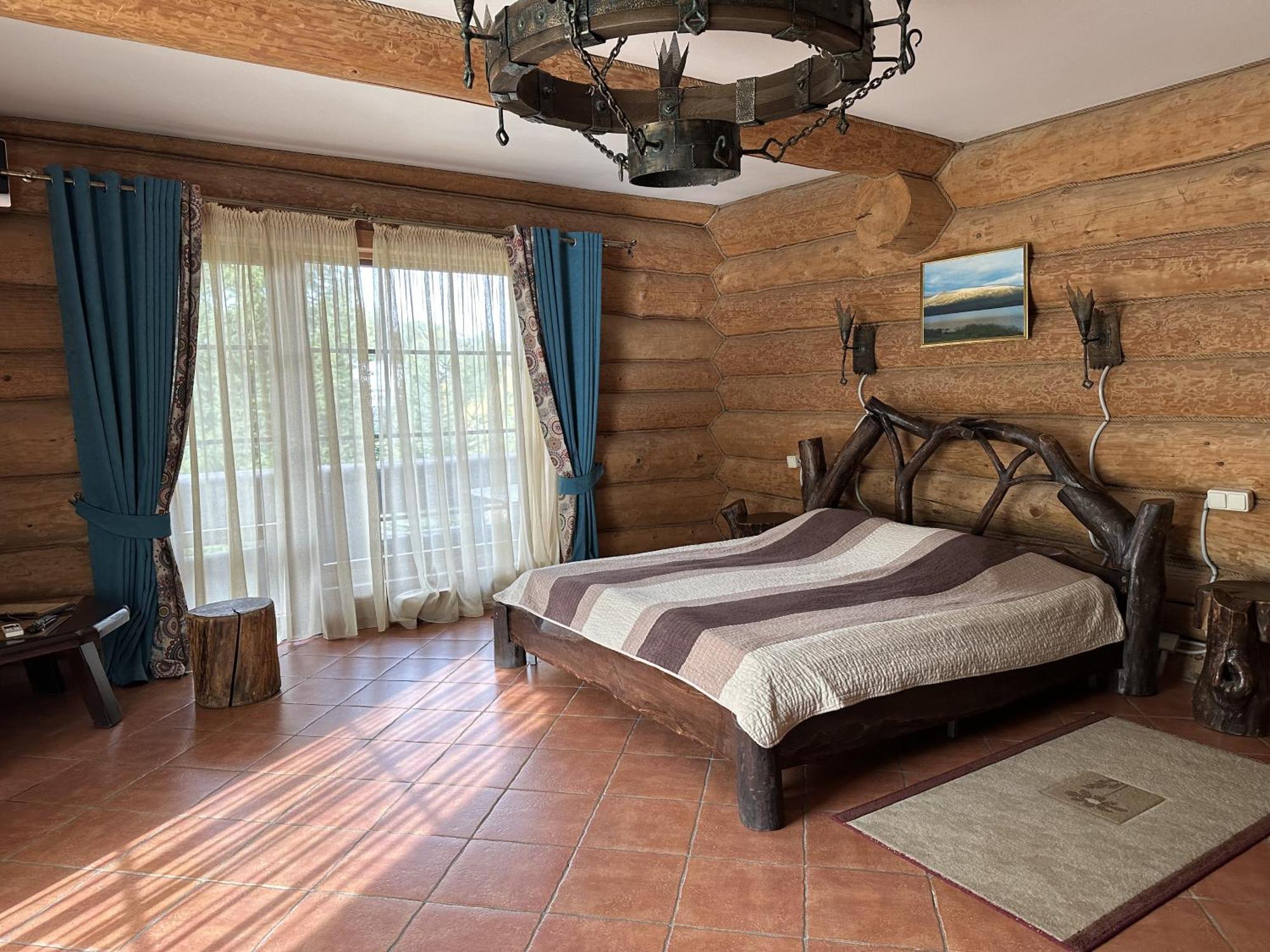 Фільварок Кмитів Hotell Velyki Kosharishcha Exteriör bild