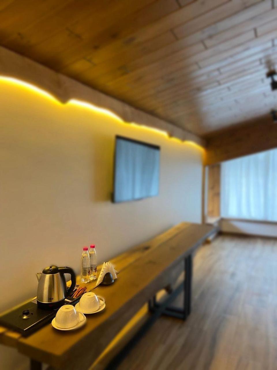 Фільварок Кмитів Hotell Velyki Kosharishcha Exteriör bild